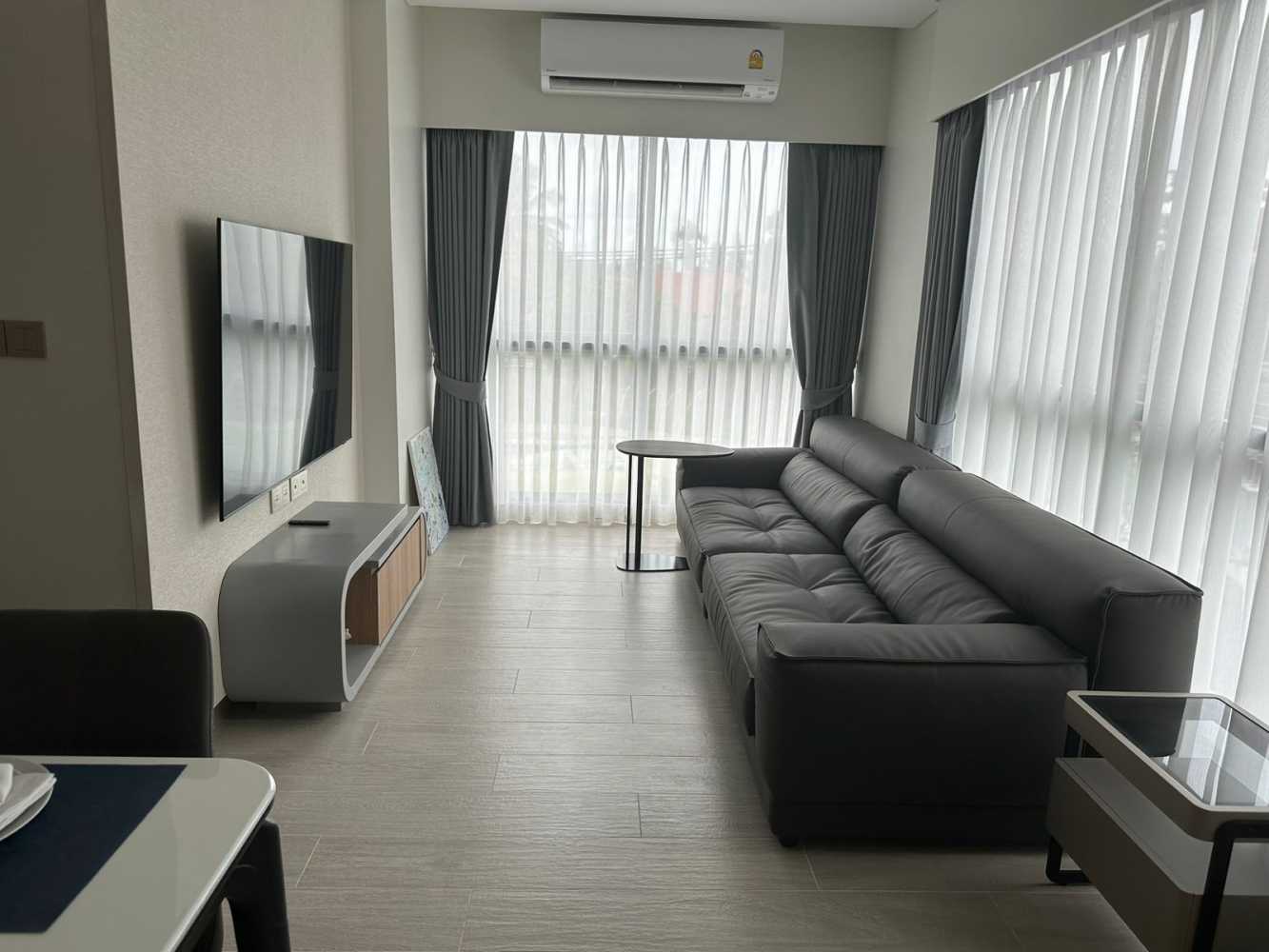 Property image - full photo 3