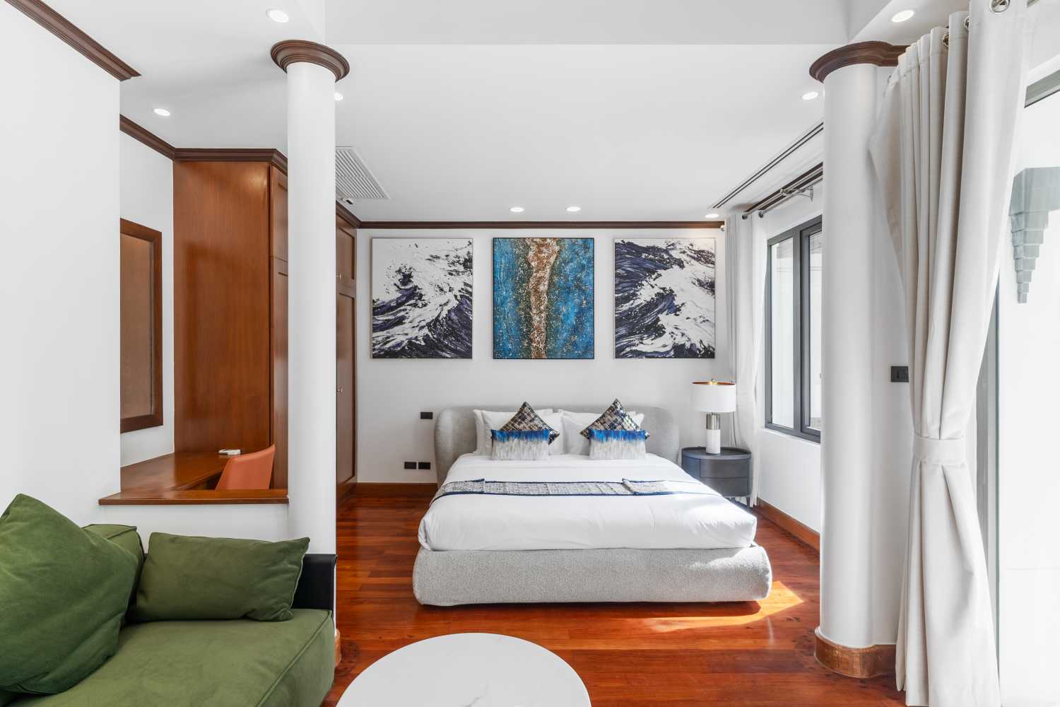 Property image - full photo 10