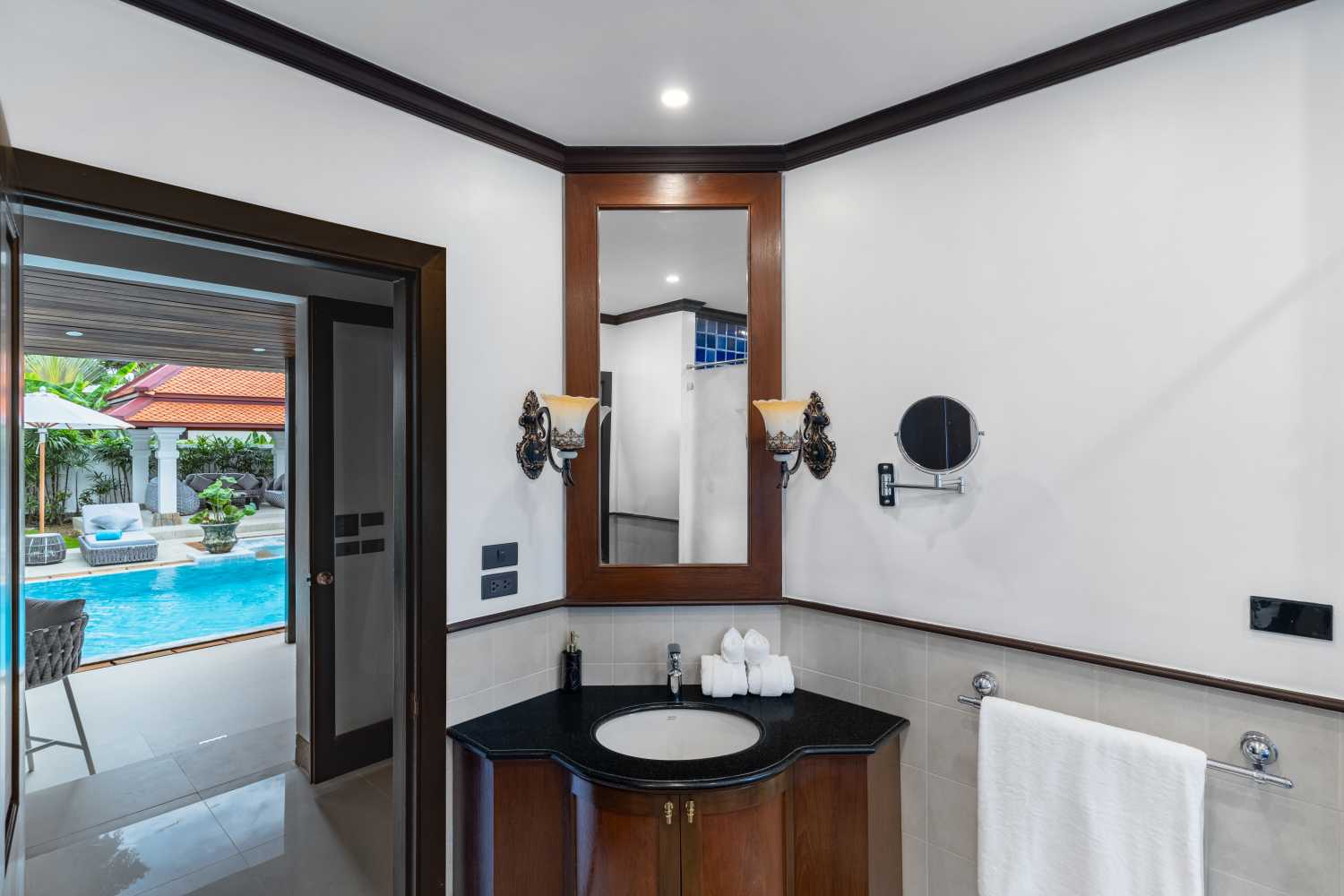 Property image - full photo 20