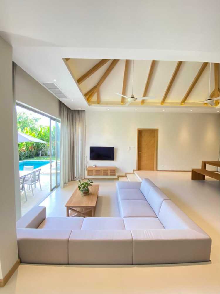 Property image - full photo 2