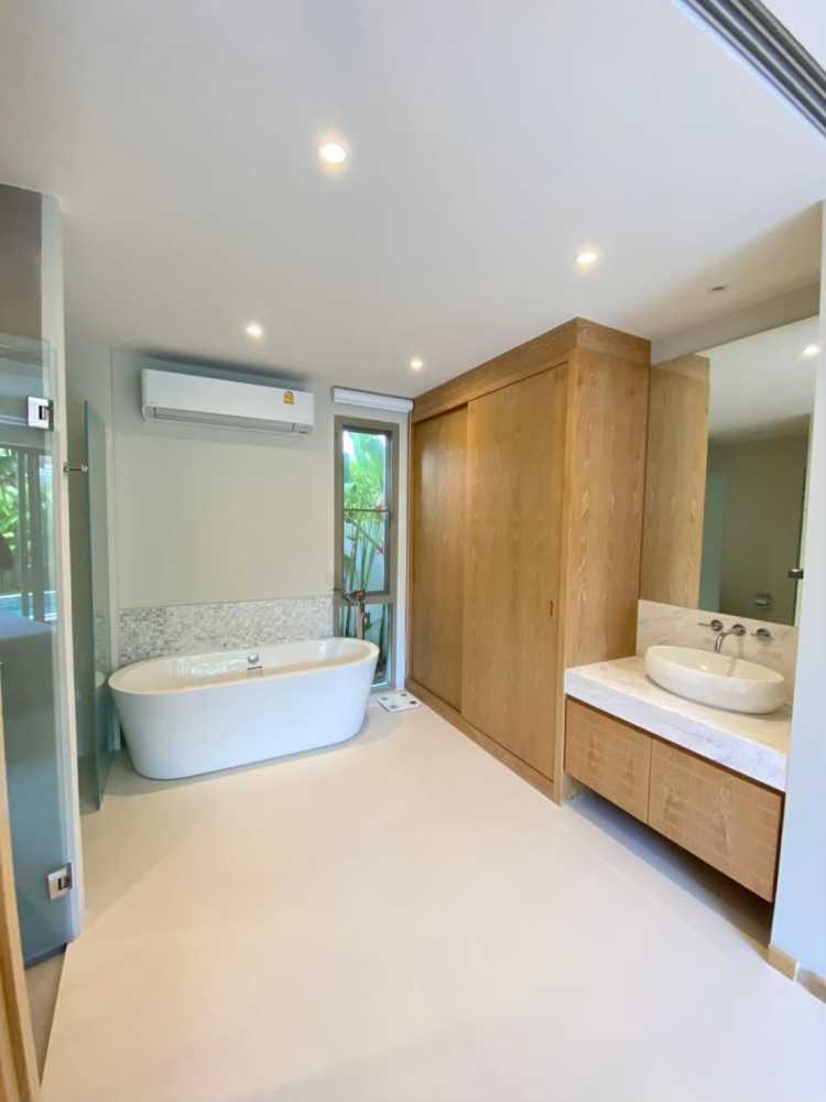 Property image - full photo 8