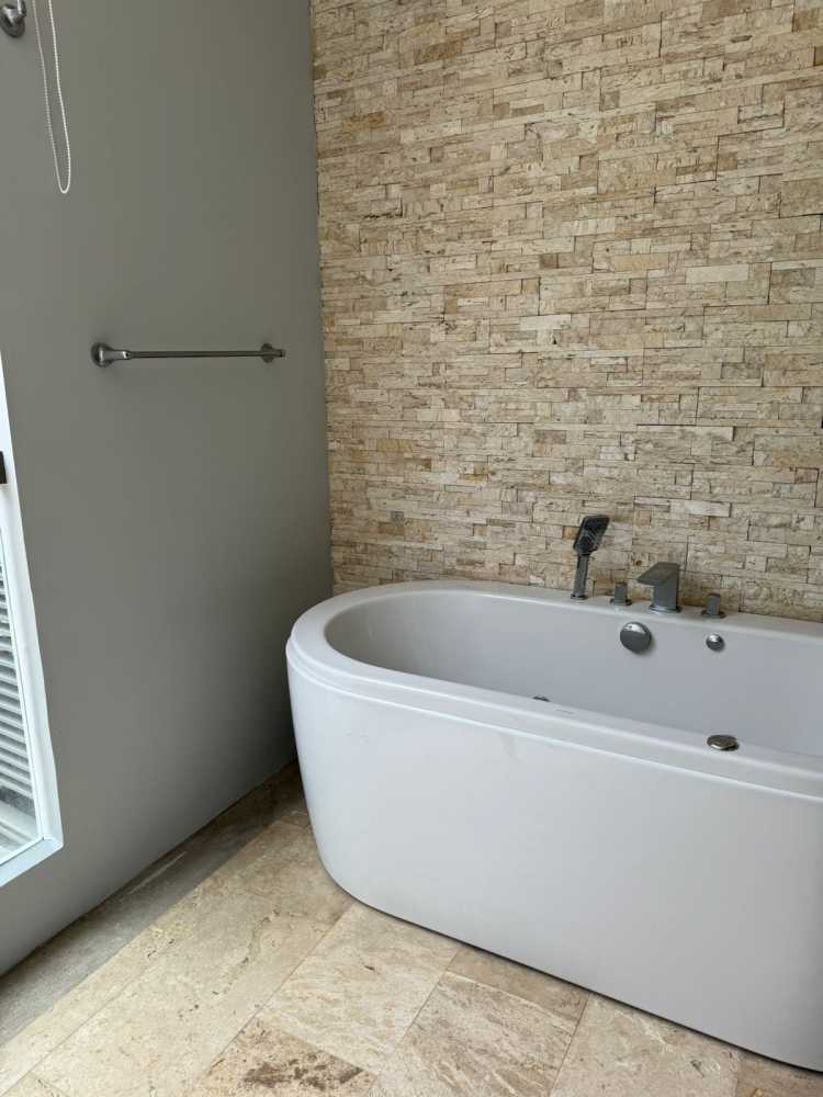 Property image - full photo 6