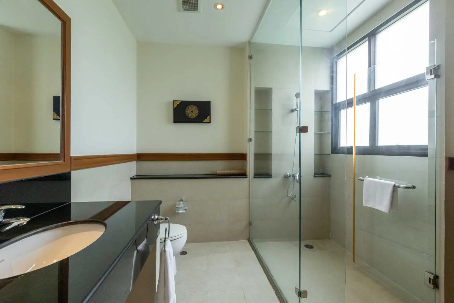 Property image - full photo 16