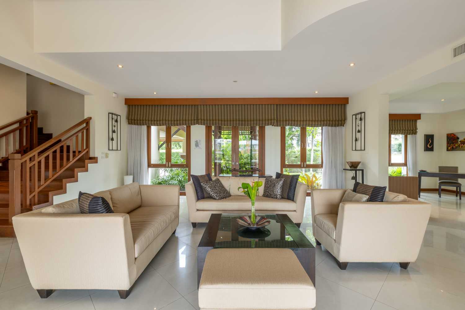 Property image - full photo 3