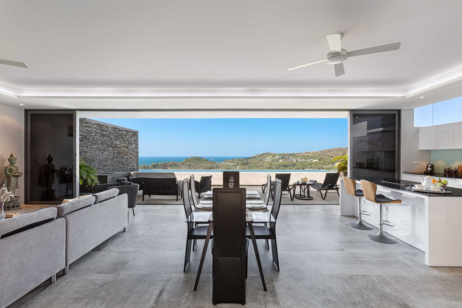Property image - full photo 4