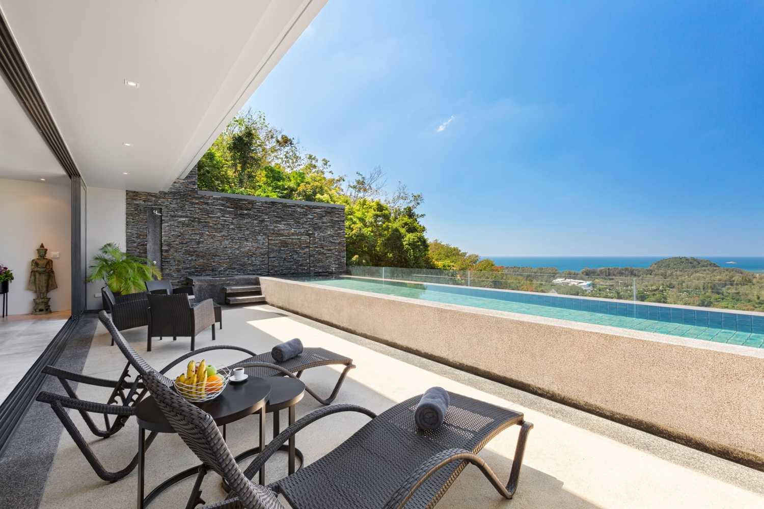 Property image - full photo 2