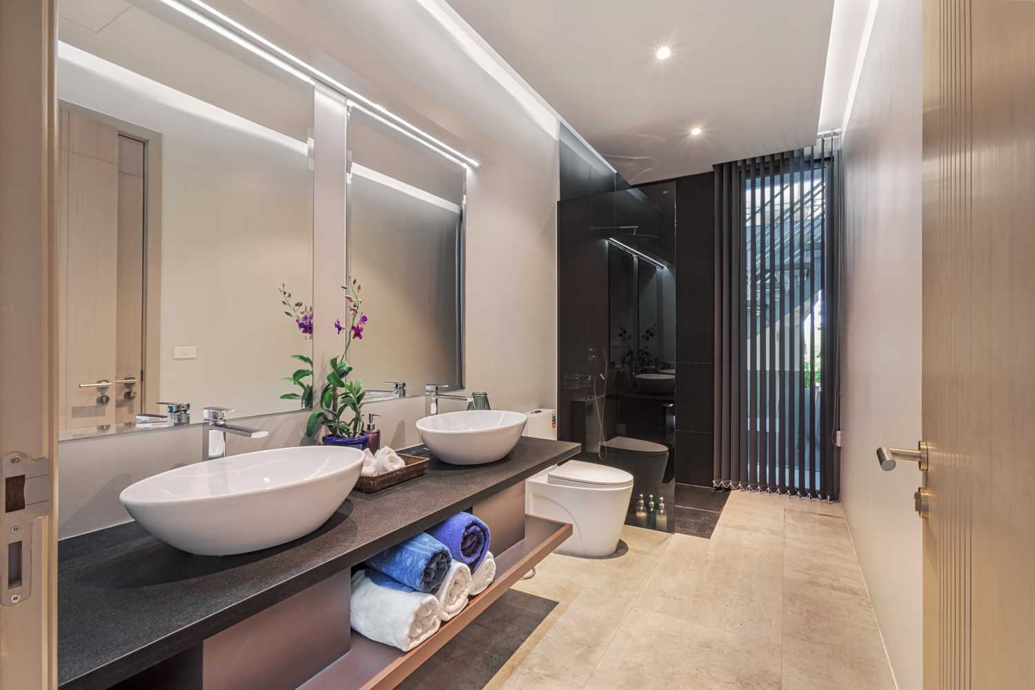 Property image - full photo 35