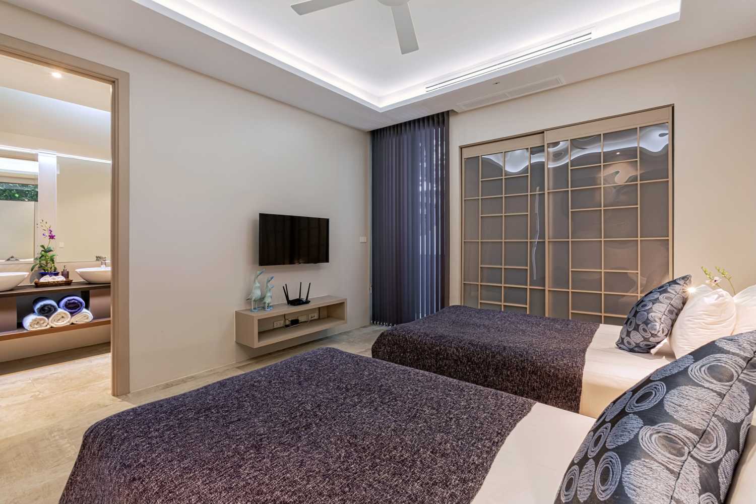 Property image - full photo 36