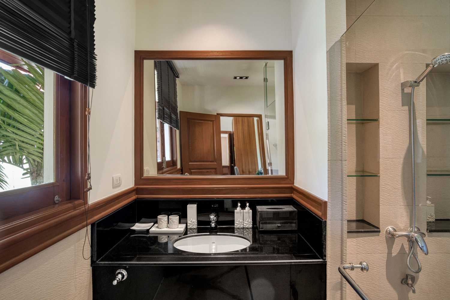 Property image - full photo 43