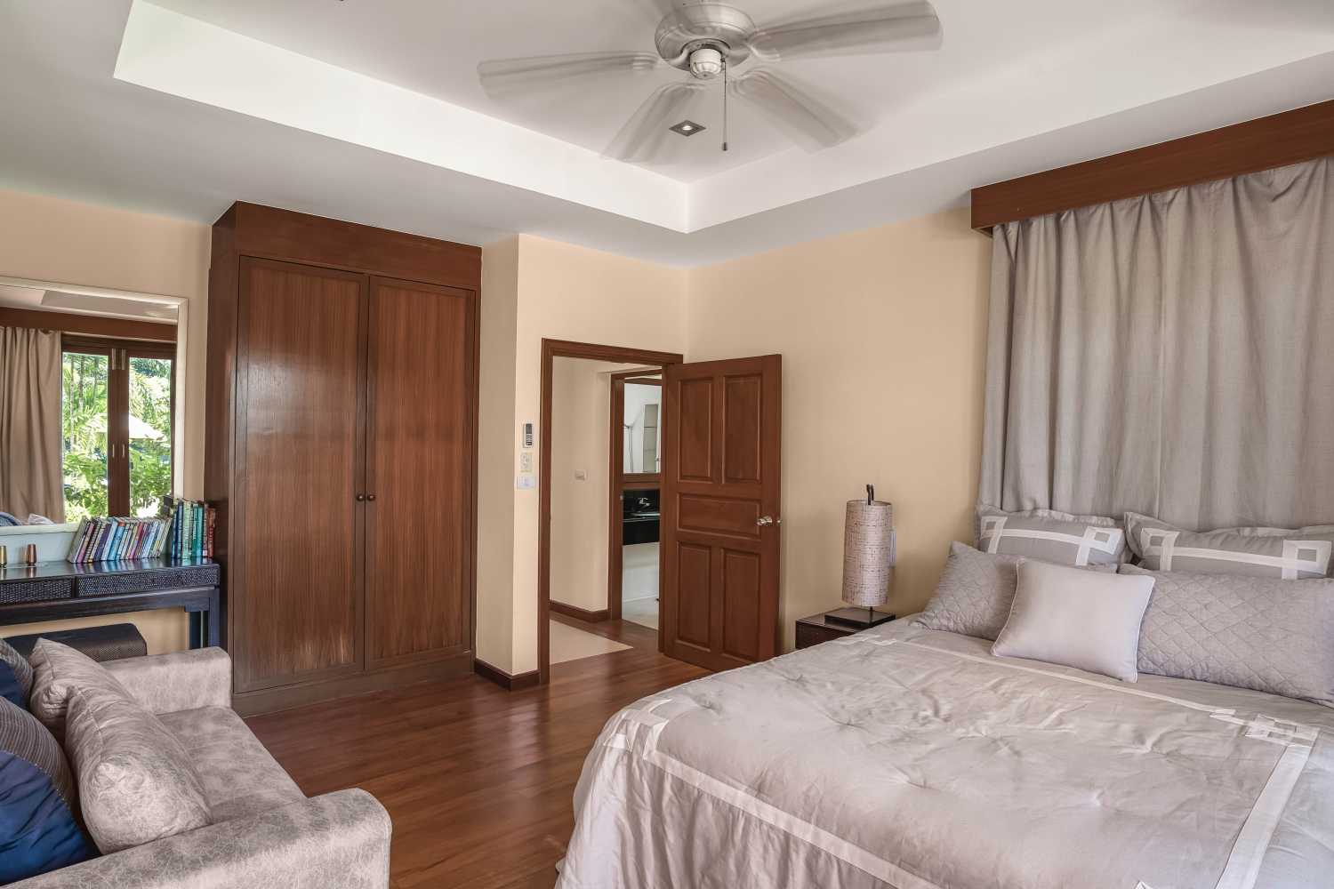 Property image - full photo 37