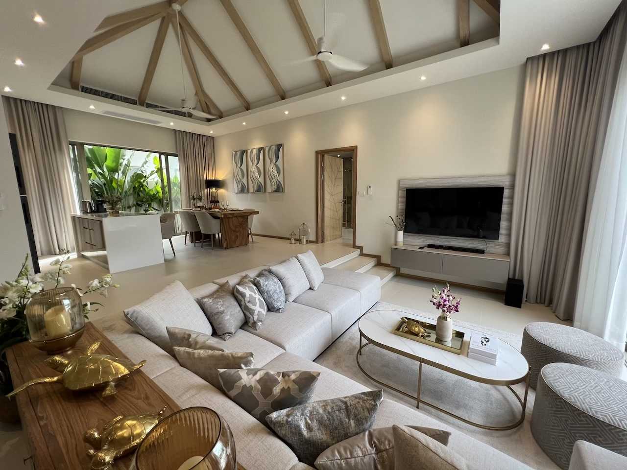 Property image - full photo 2