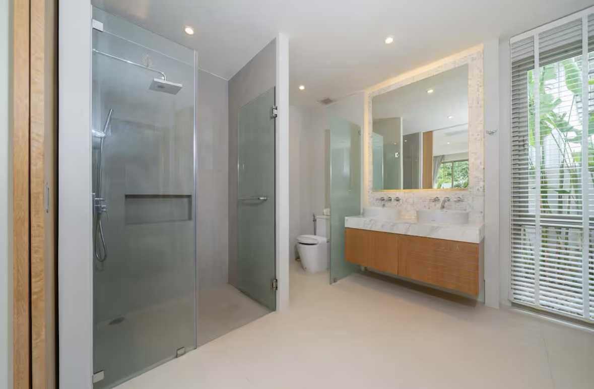 Property image - full photo 11