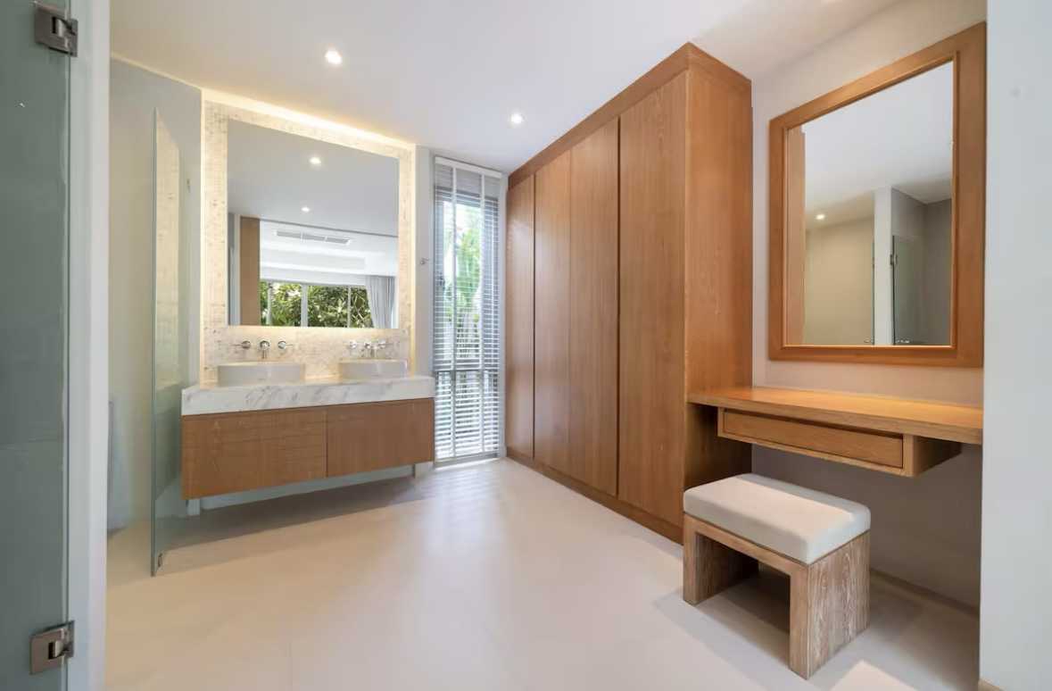 Property image - full photo 12