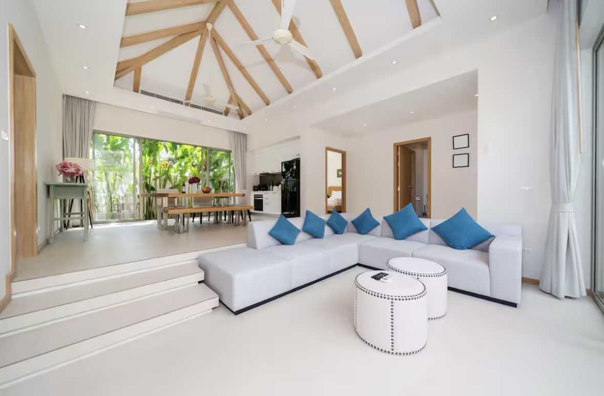 Property image - full photo 2