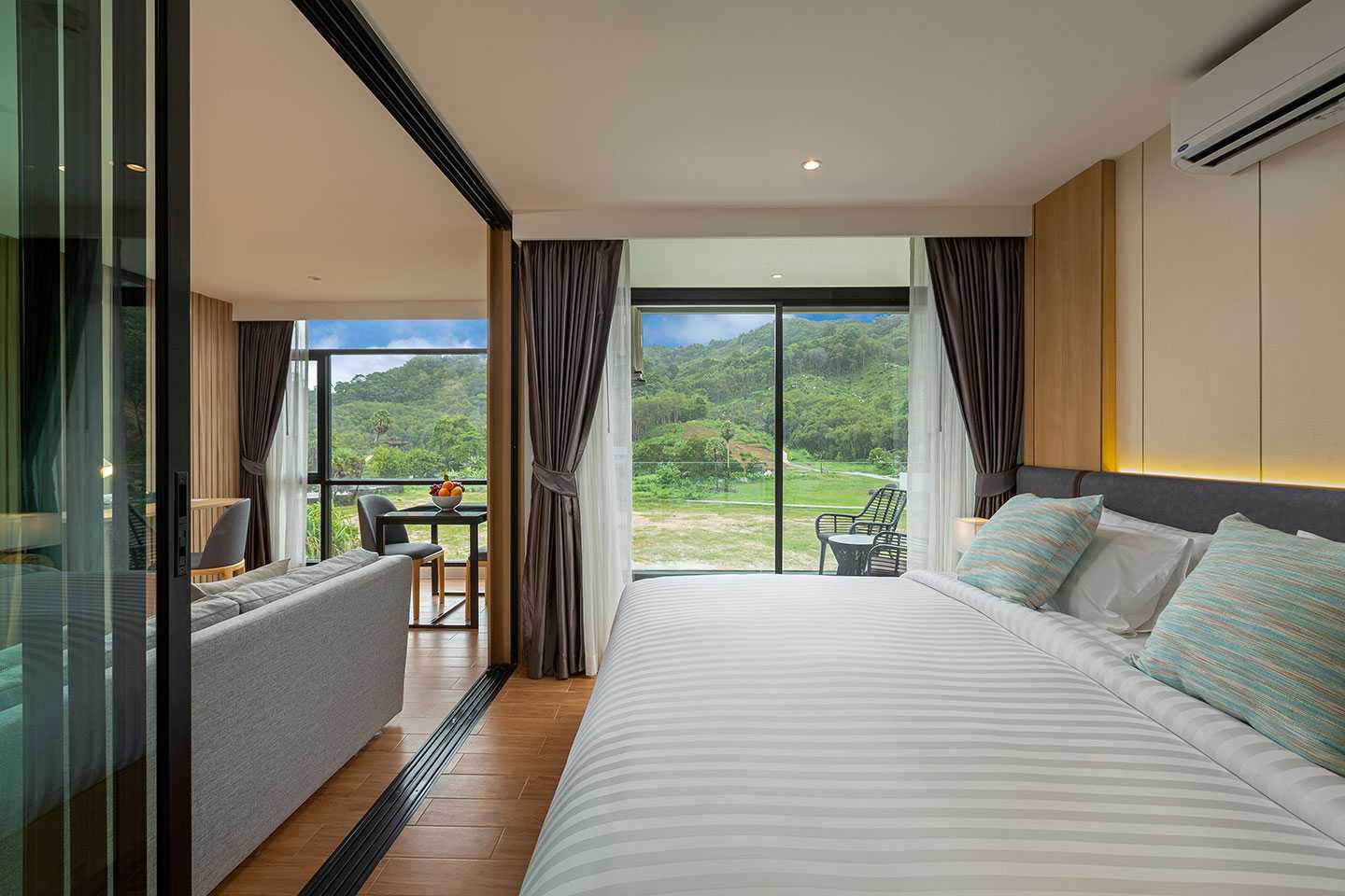 Property image - full photo 3