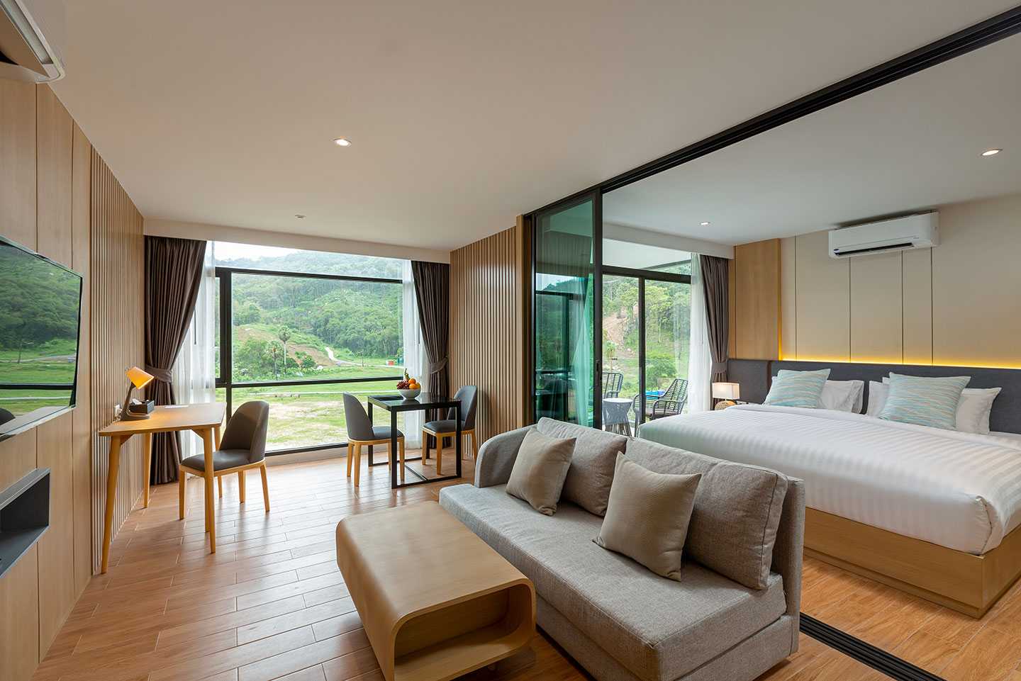 Property image - full photo 2