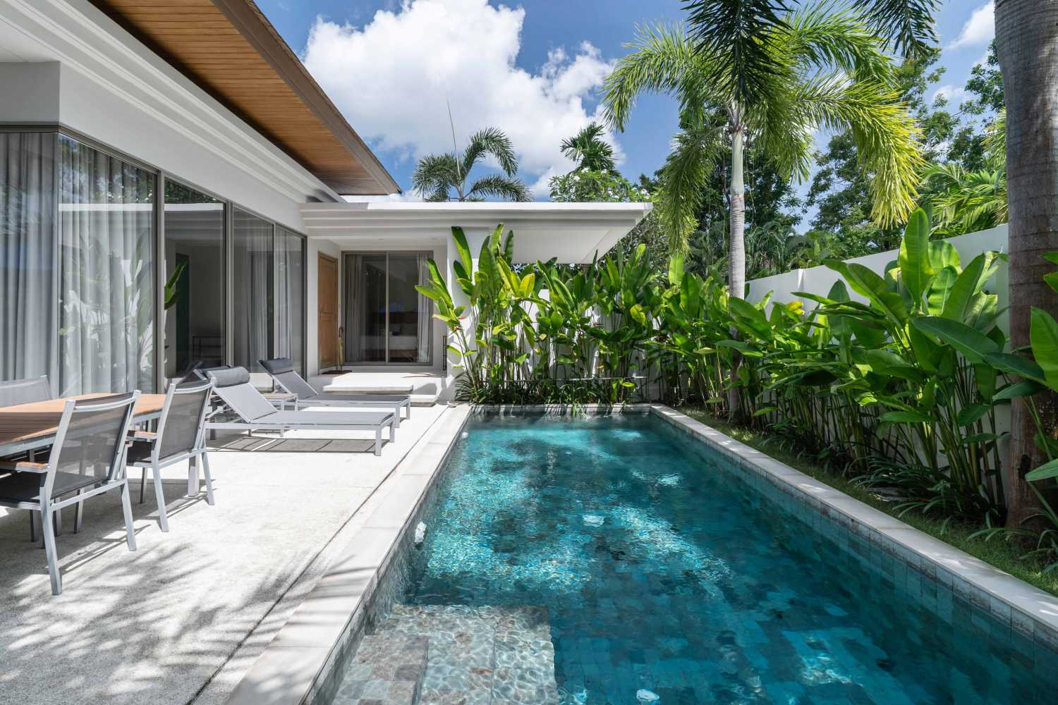 Property image - full photo 1