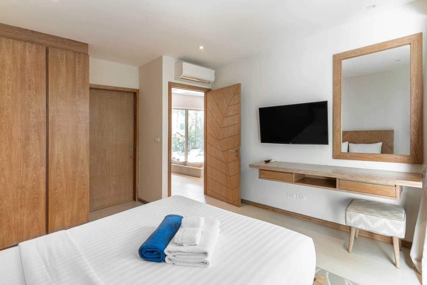 Property image - full photo 8