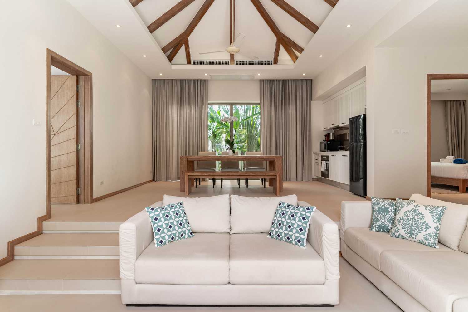 Property image - full photo 12