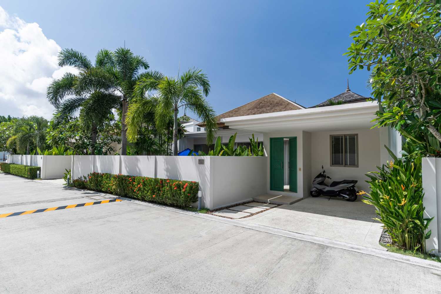 Property image - full photo 2