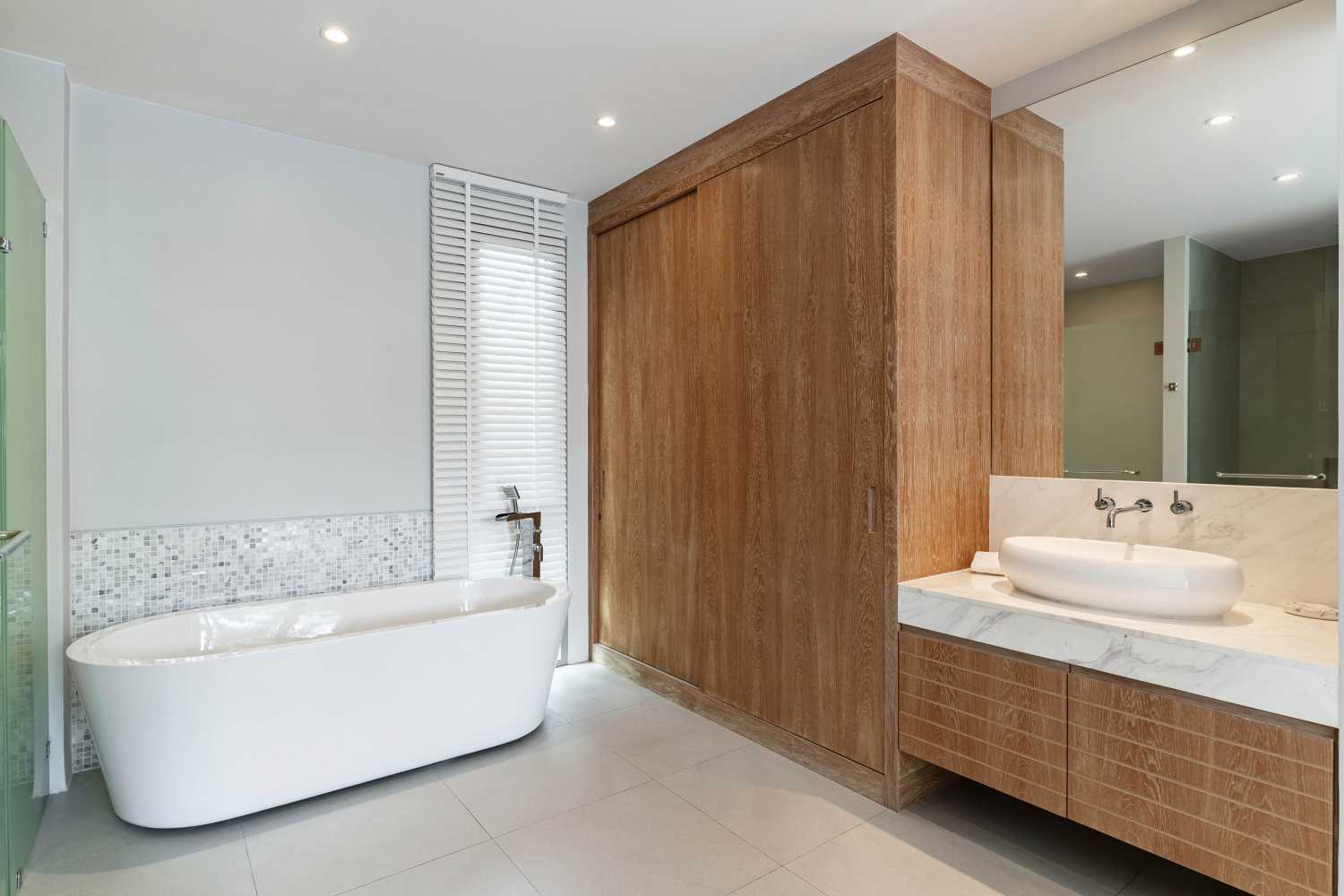 Property image - full photo 13