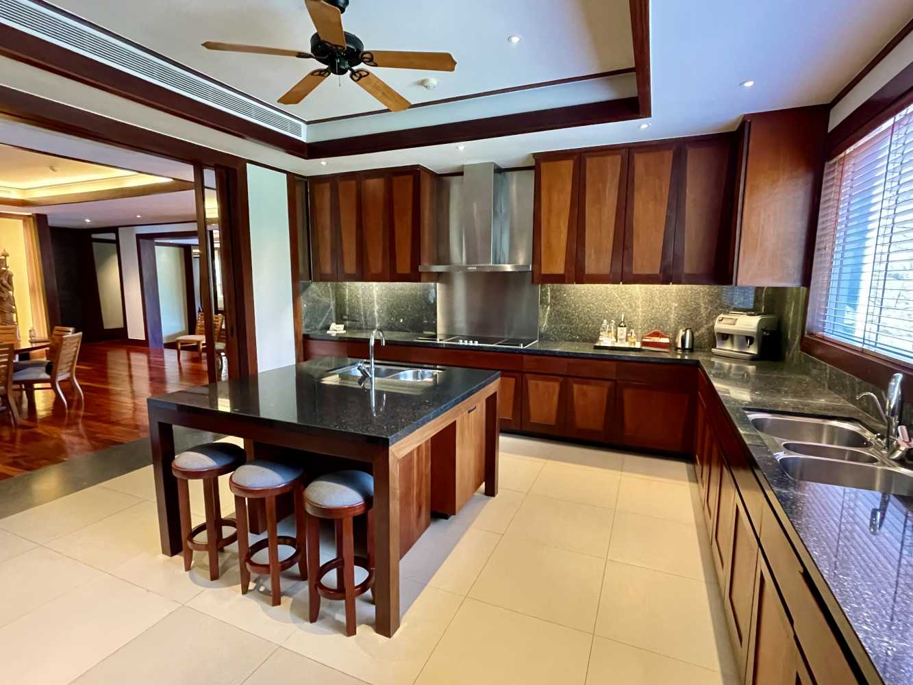 Property image - full photo 18