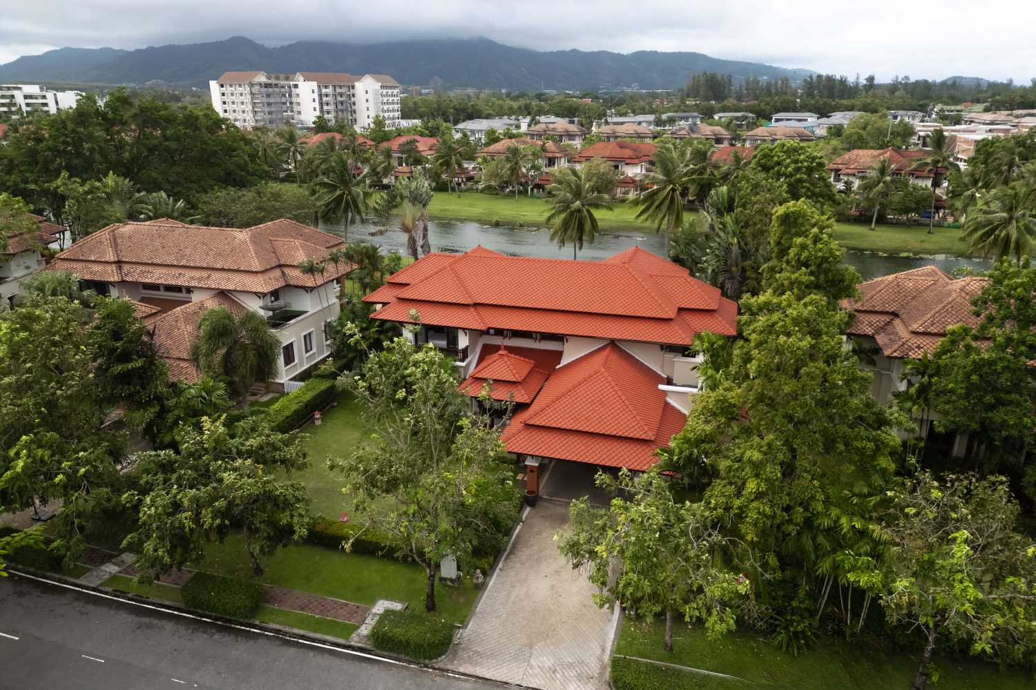 Property image - full photo 40