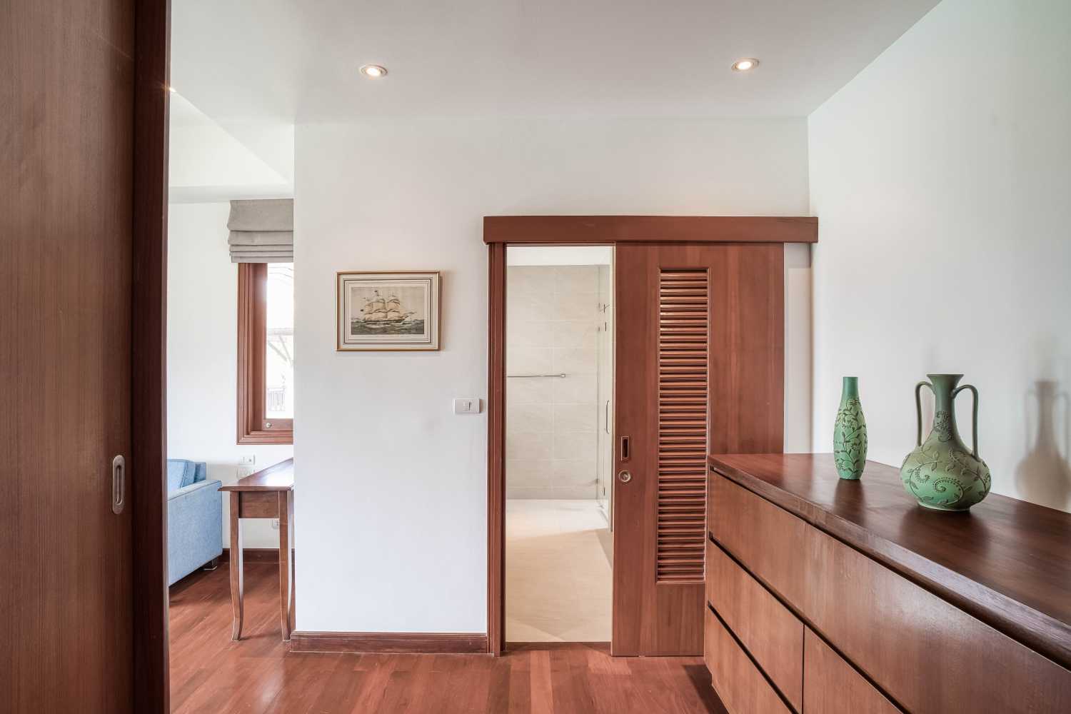 Property image - full photo 30