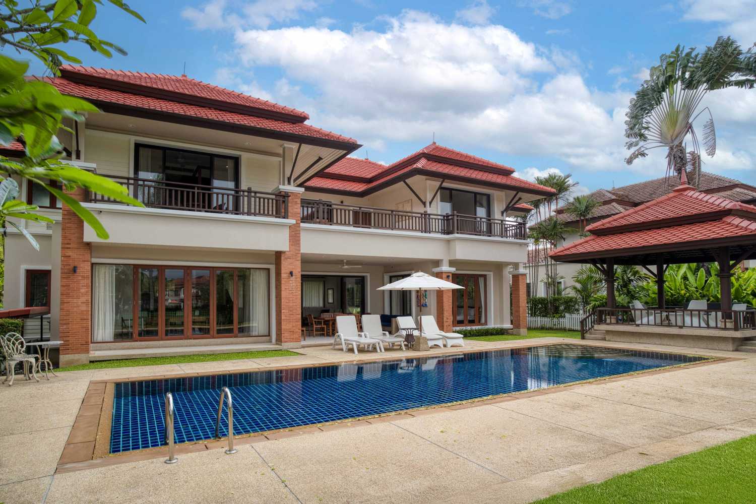Property image - full photo 2
