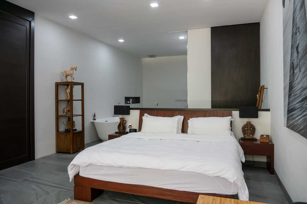 Property image - full photo 18
