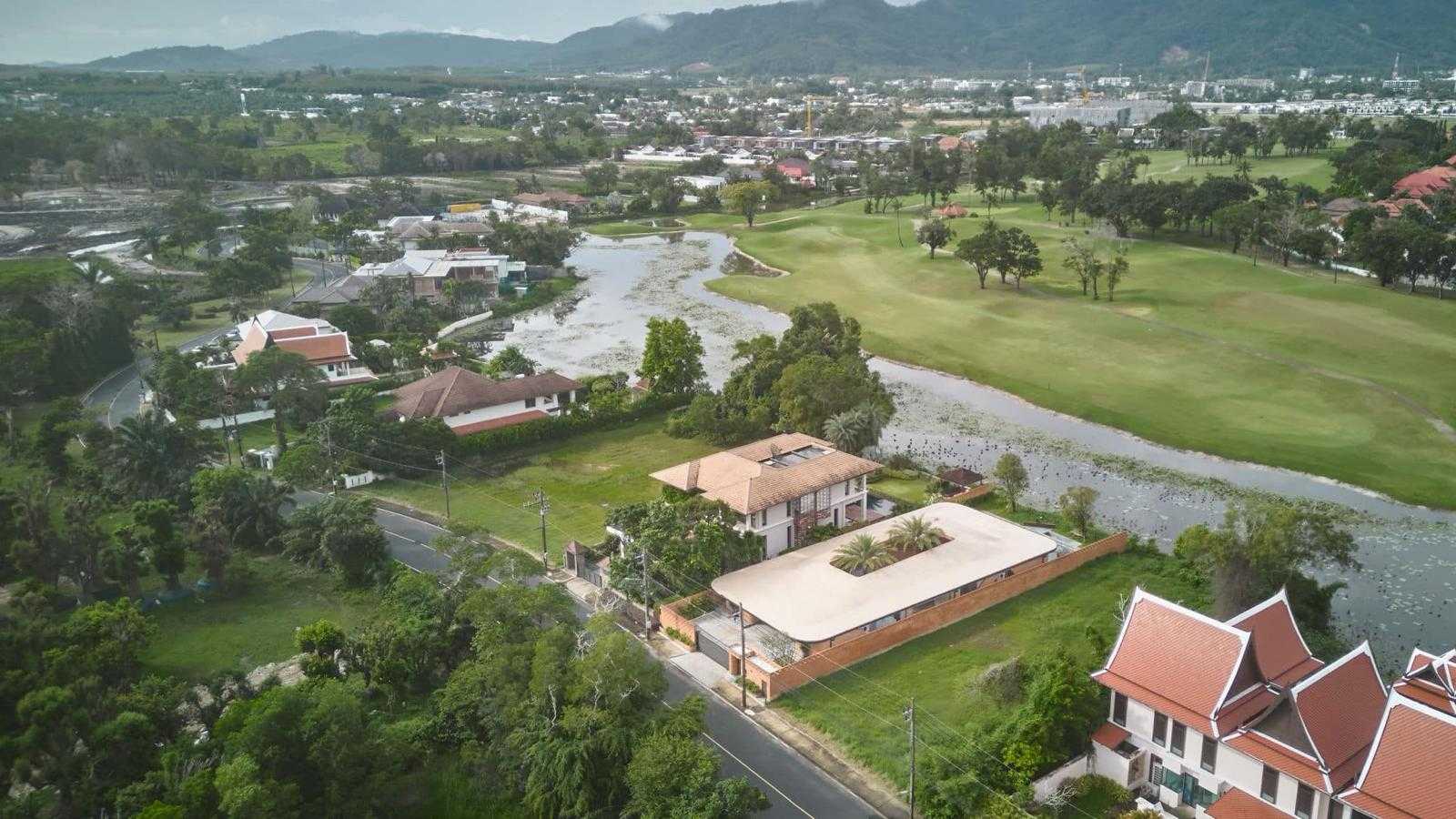 Property image - full photo 11