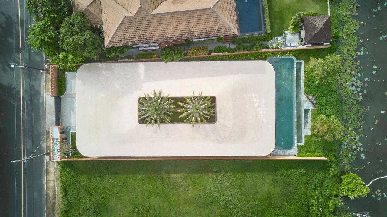 Property image - full photo 4