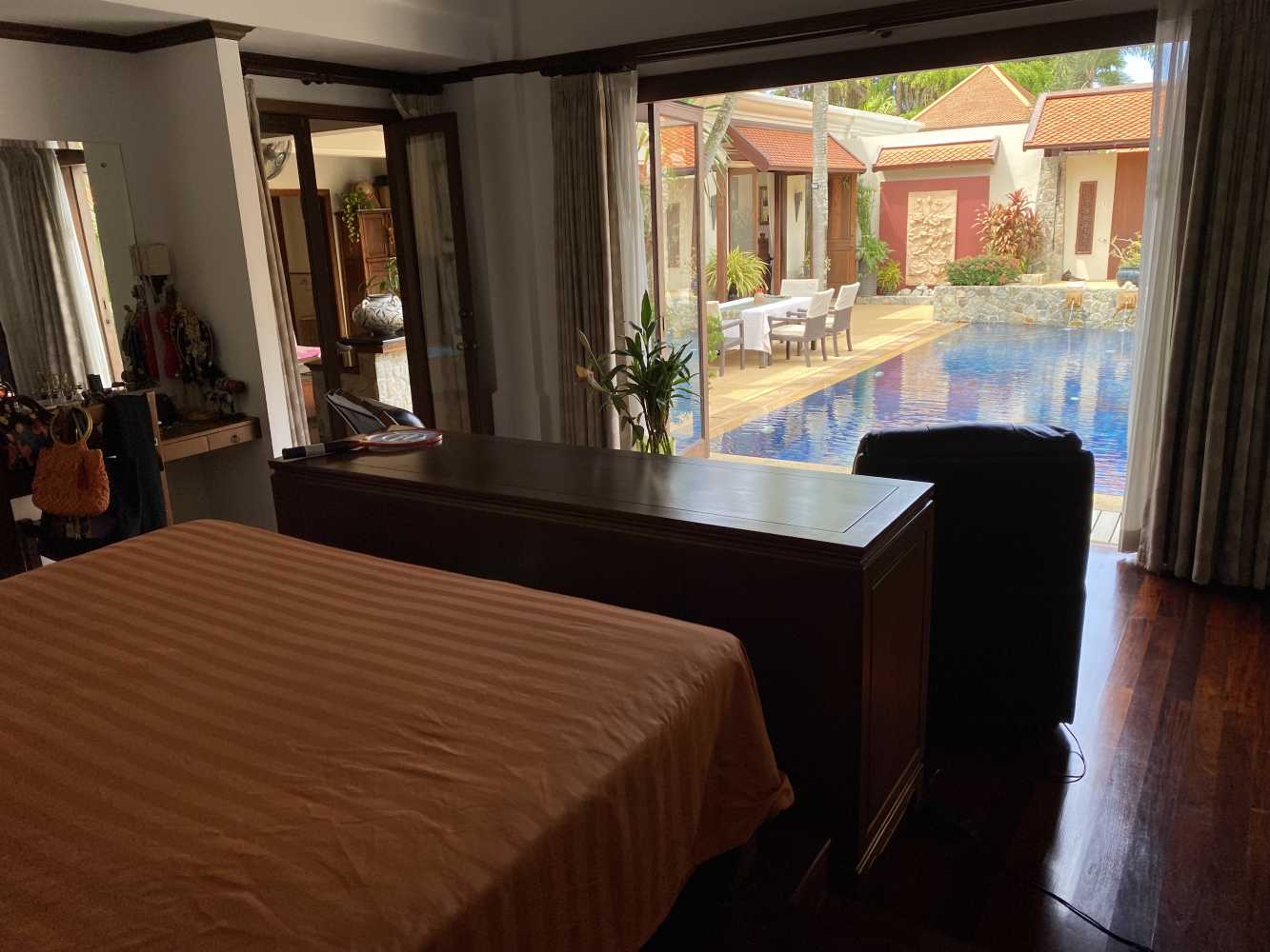 Property image - full photo 17