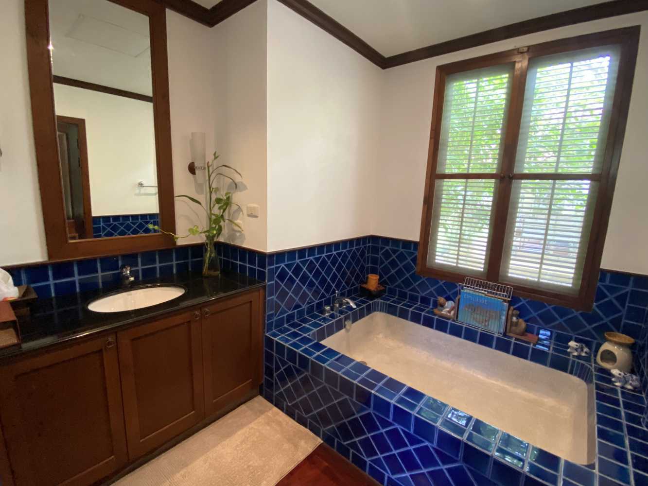 Property image - full photo 18
