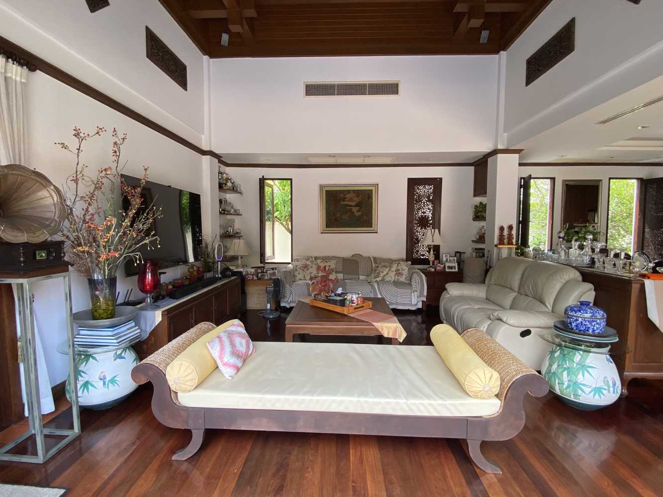 Property image - full photo 5