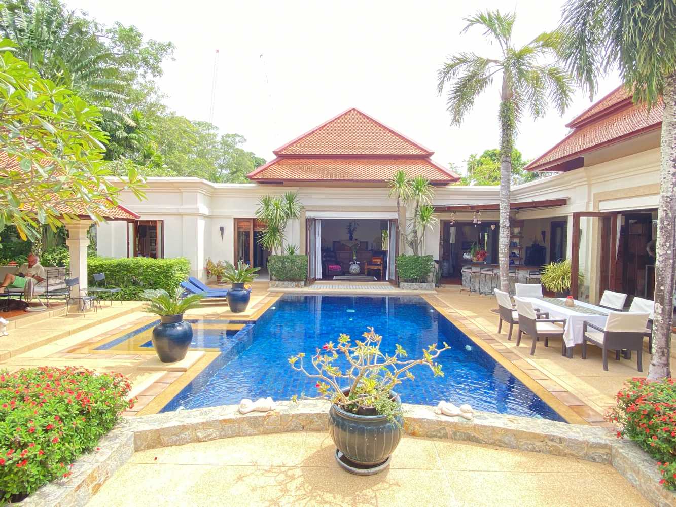 Property image - full photo 2