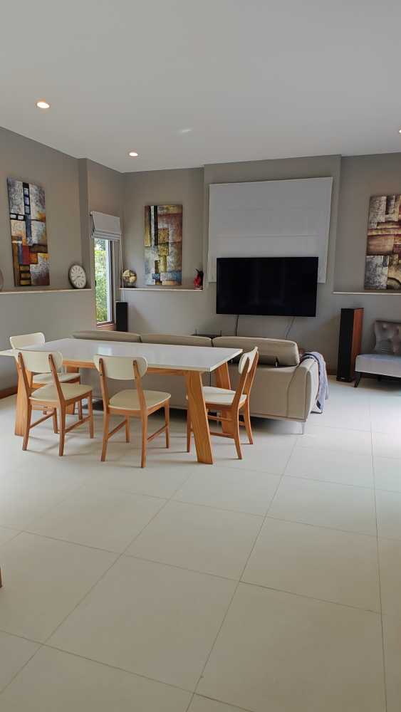 Property image - full photo 3