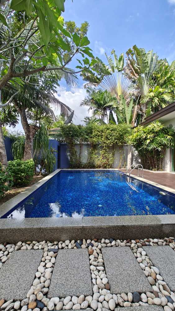 Property image - full photo 2