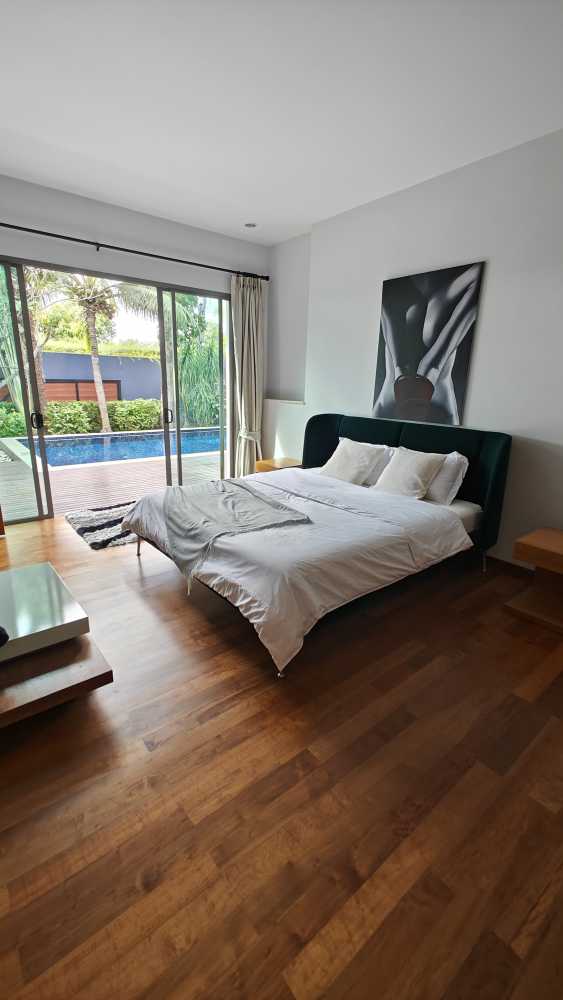 Property image - full photo 13