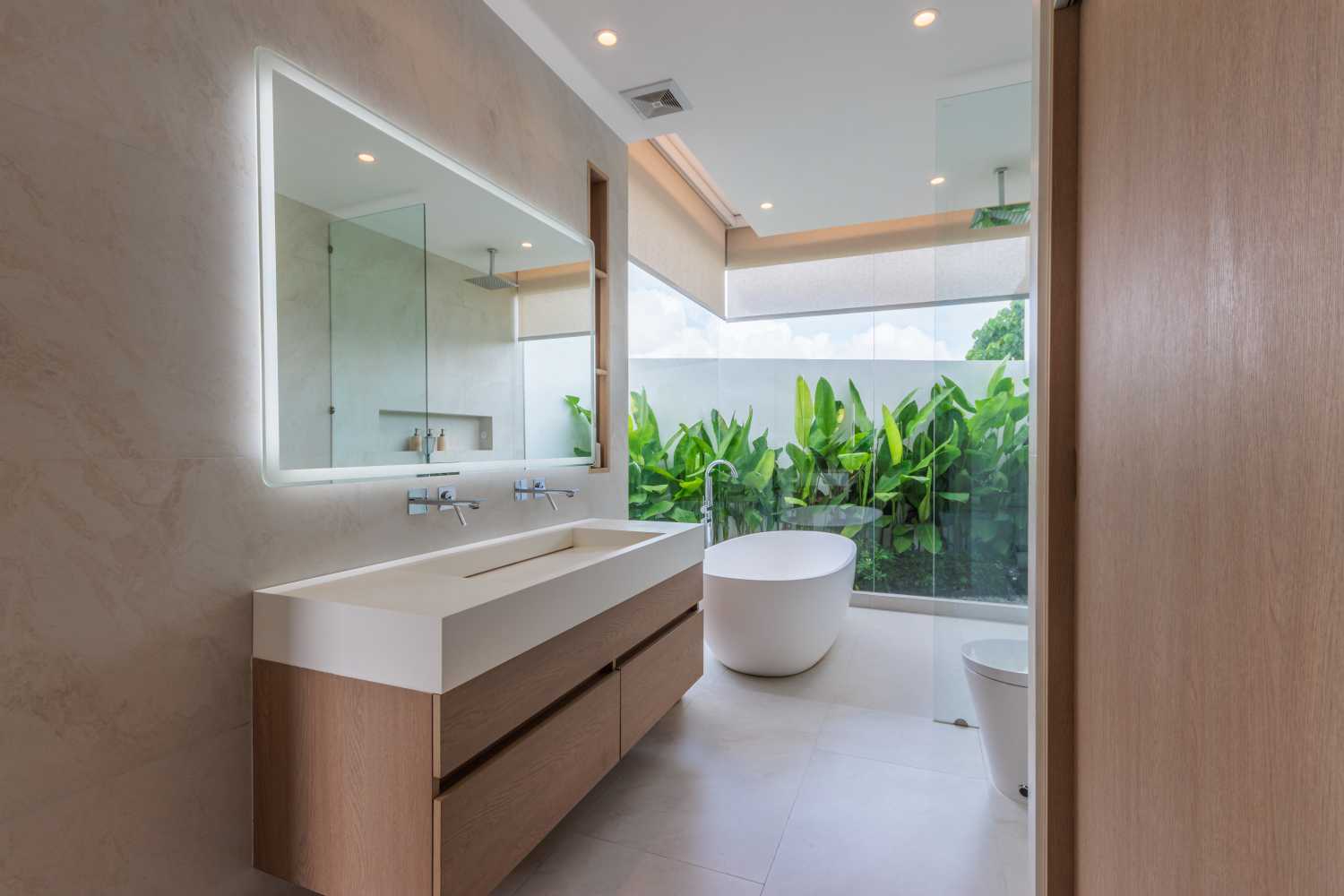 Property image - full photo 16