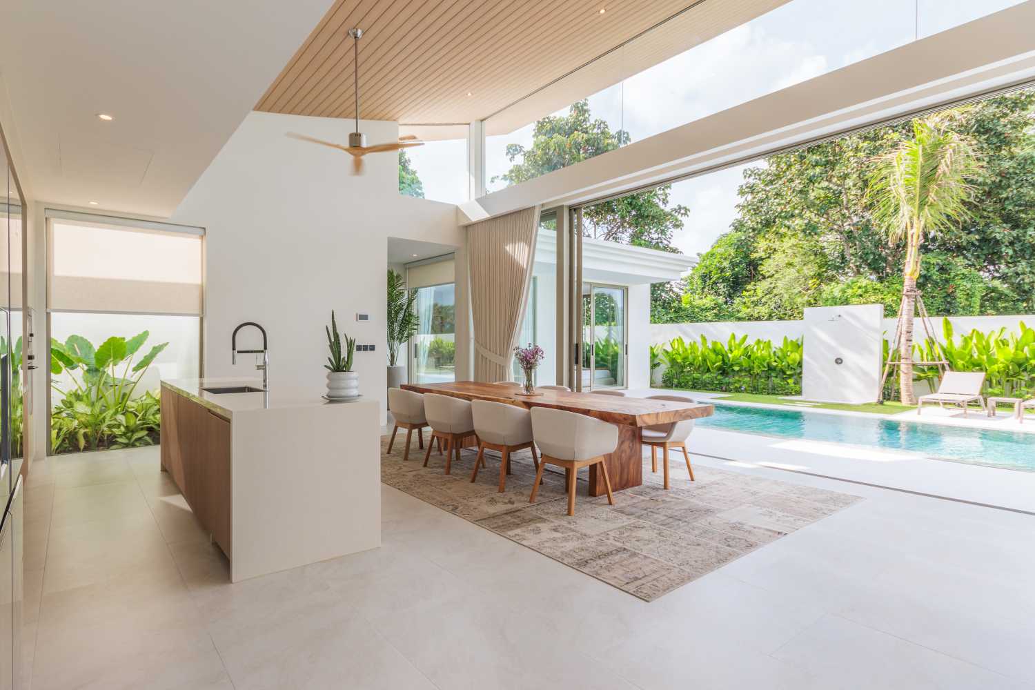 Property image - full photo 10