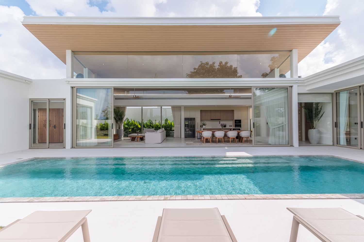 Property image - full photo 2