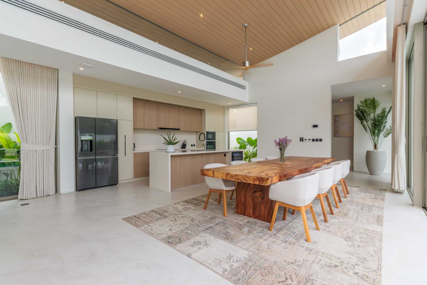 Property image - full photo 4