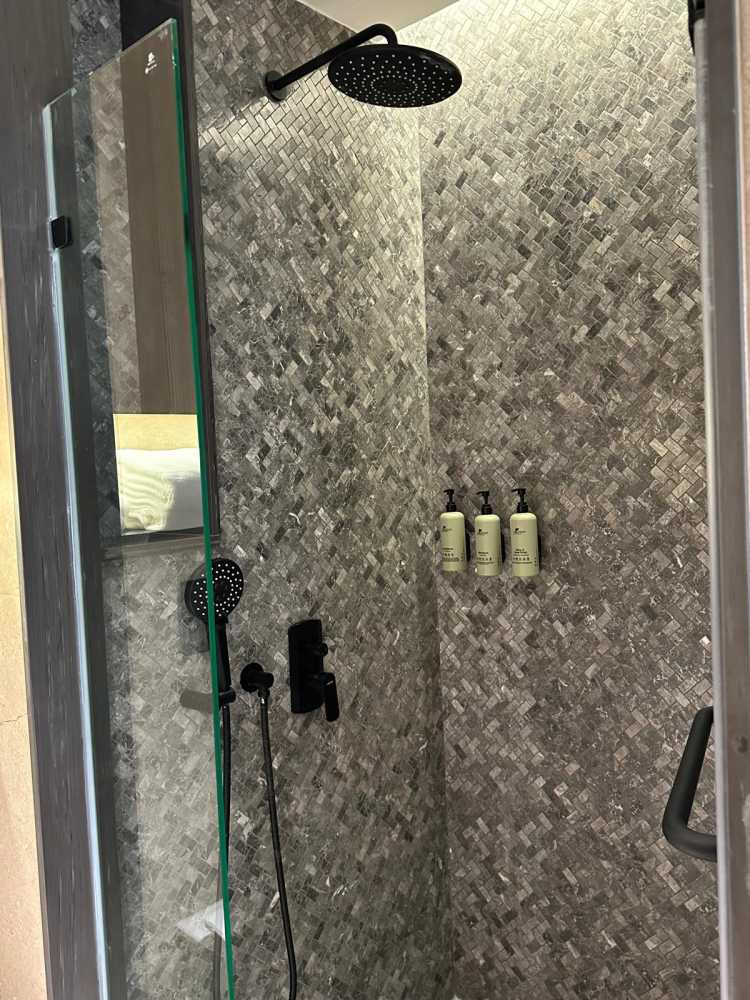 Property image - full photo 12
