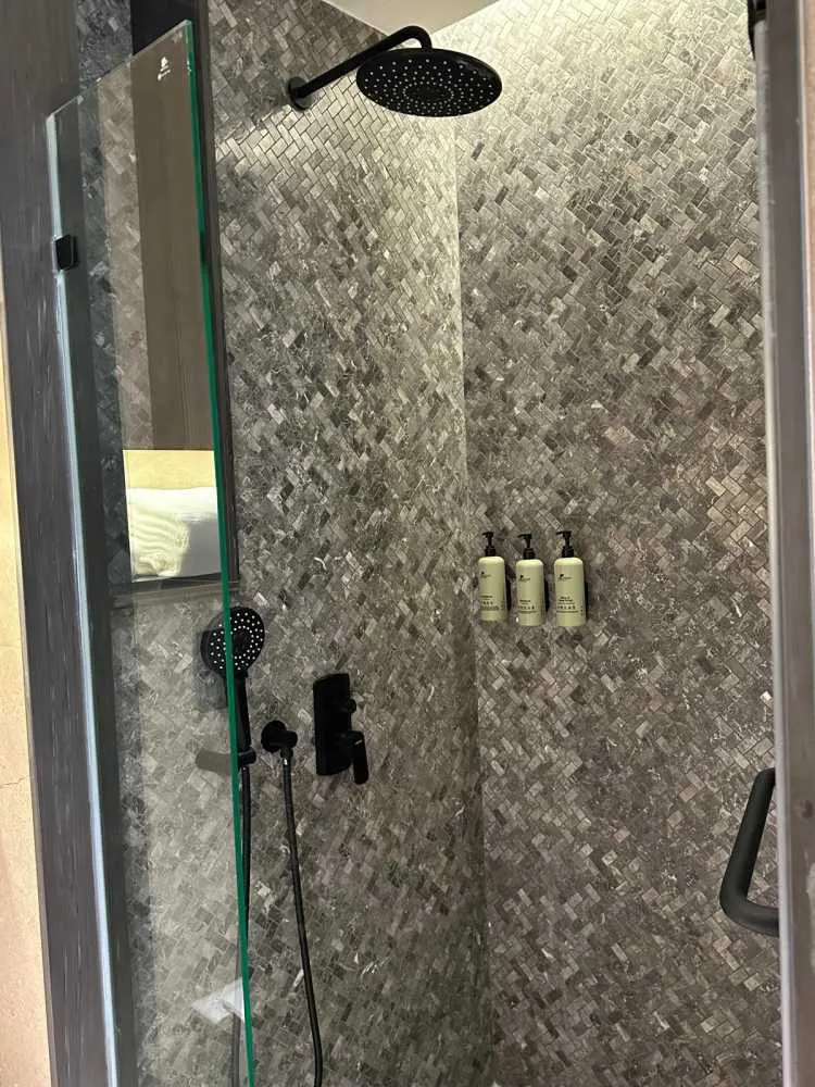 Property image - full photo 12