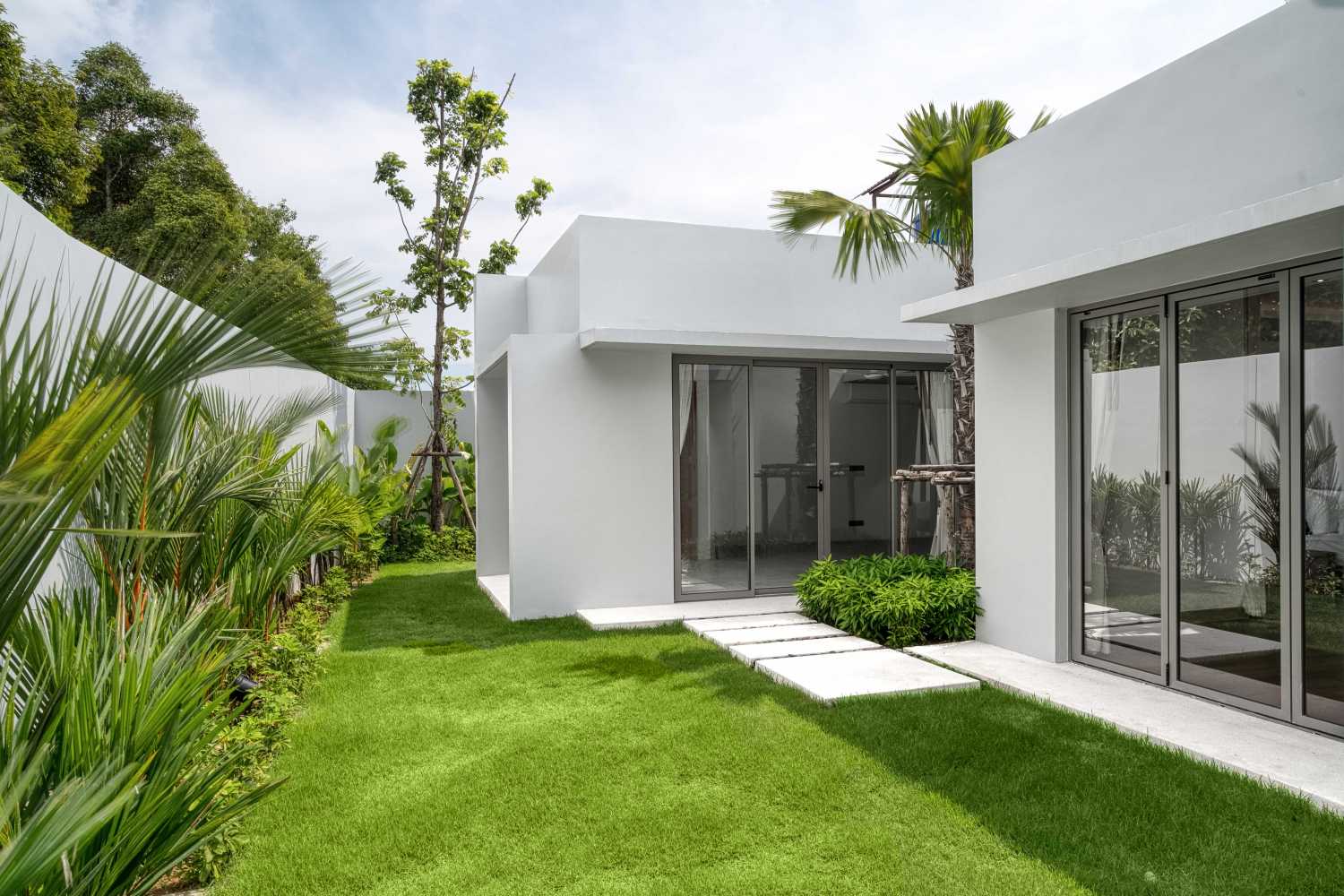 Property image - full photo 11