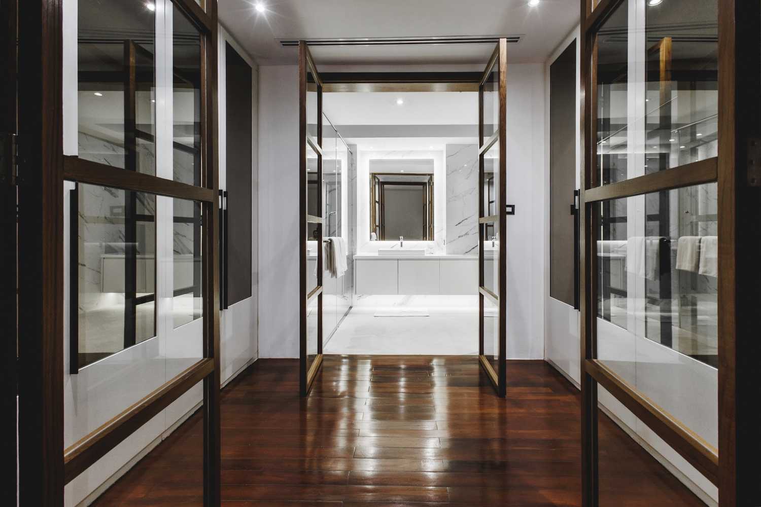 Property image - full photo 32