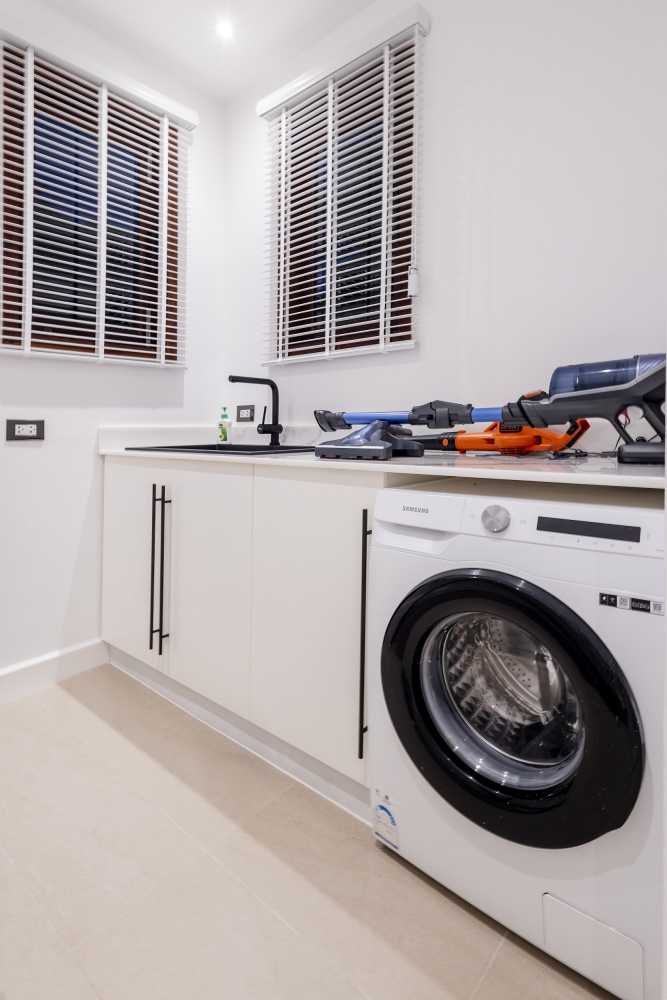 Property image - full photo 13