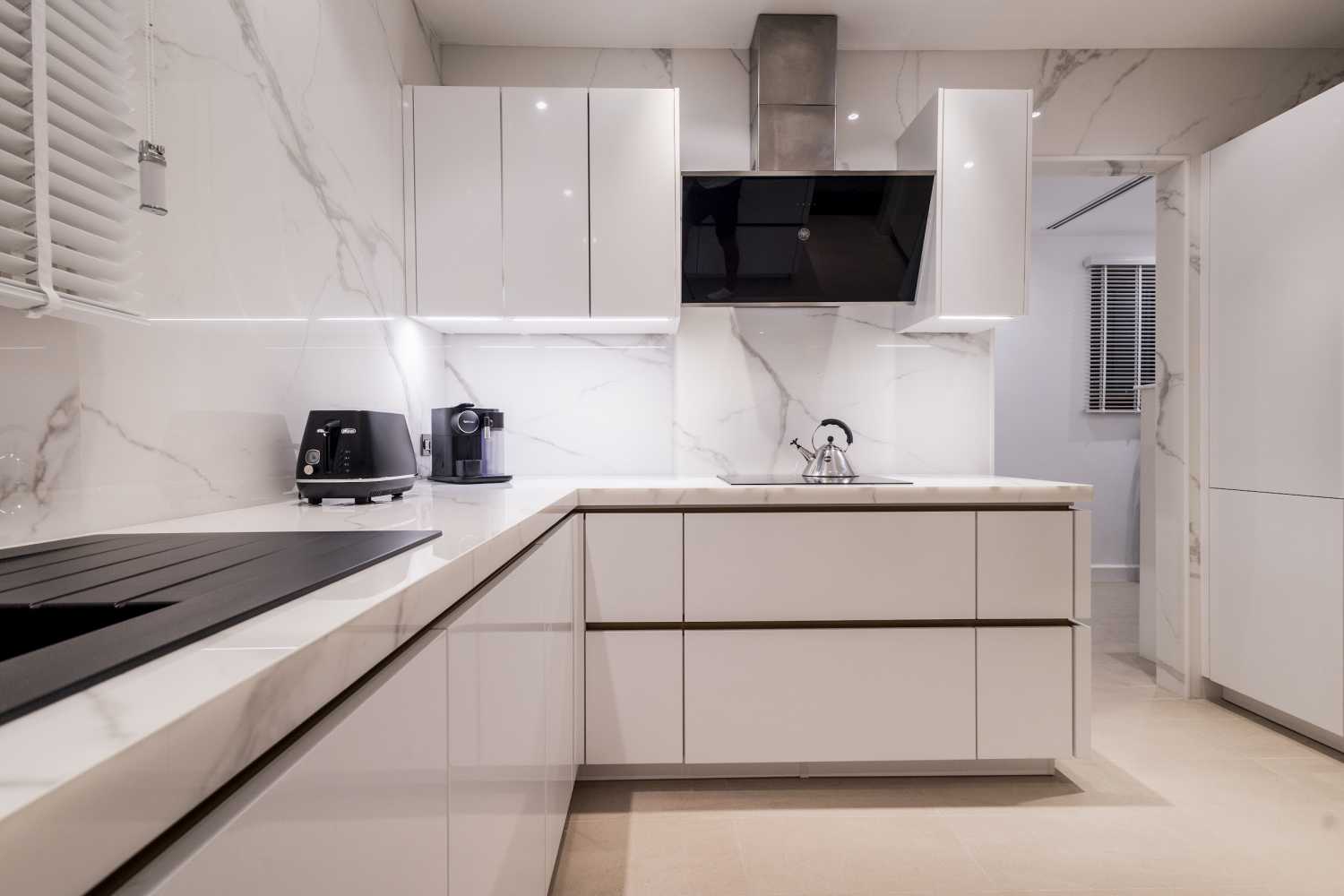 Property image - full photo 10