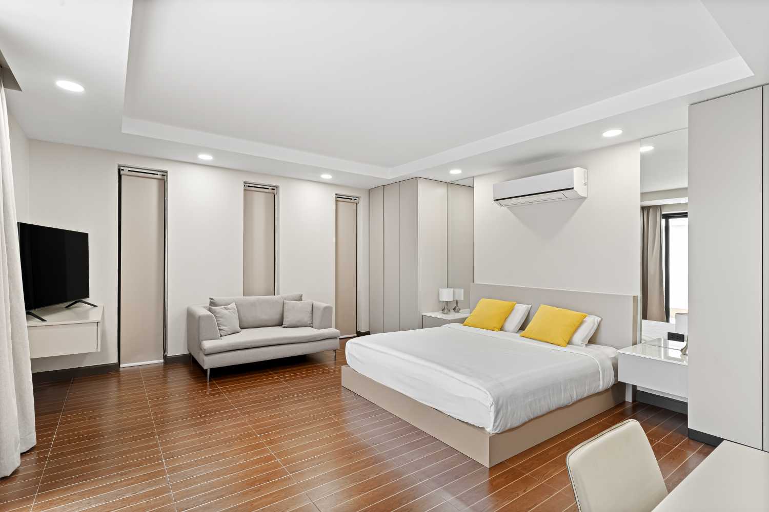 Property image - full photo 11
